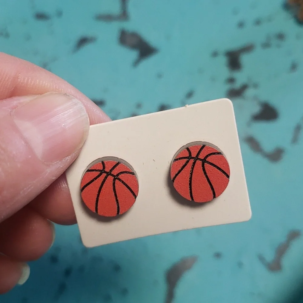 Basketball acrylic studs - Picture 2 of 2